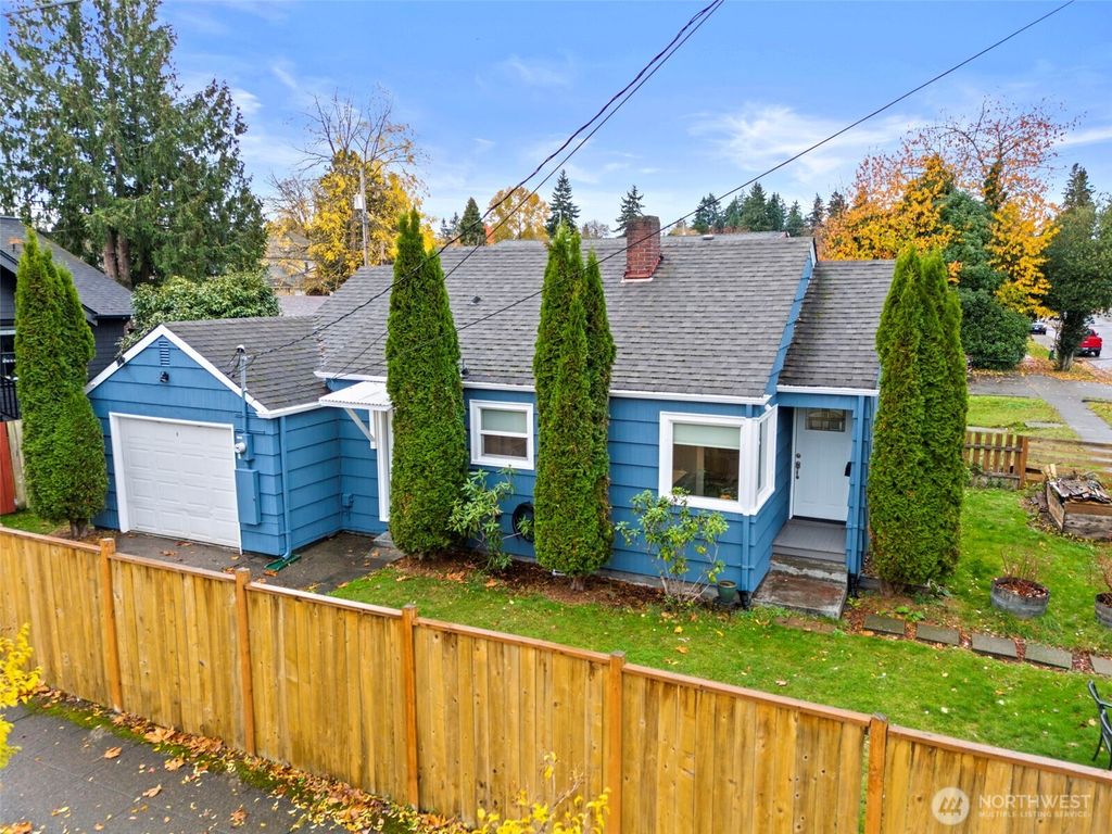 Photo of 3002 S 7th St St, Tacoma, WA 98405 (MLS # 2457046)