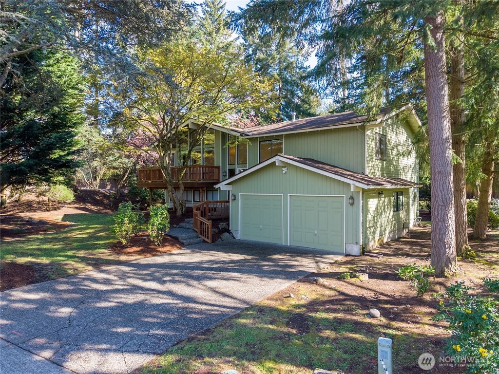 Photo of 13919 SE 3rd Street, Bellevue, WA 98005 (MLS # 2509269)