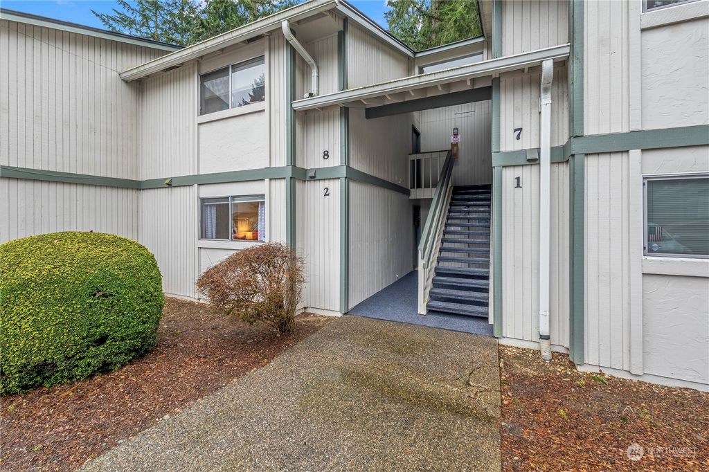 Photo of 429 S 321st Place #E2, Federal Way, WA 98003 (MLS # 2204607)
