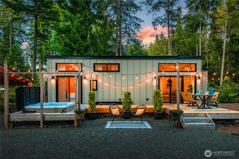 1431 E Phillips Lake Loop Road