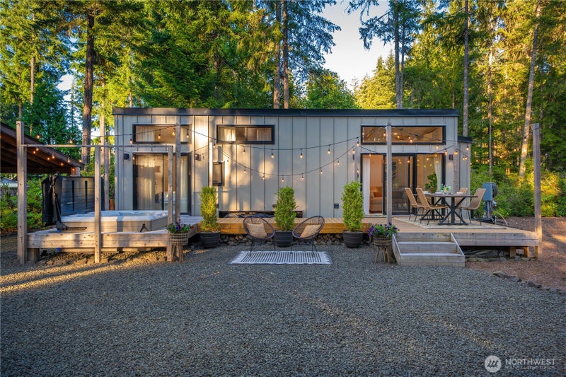 1431 E Phillips Lake Loop Road