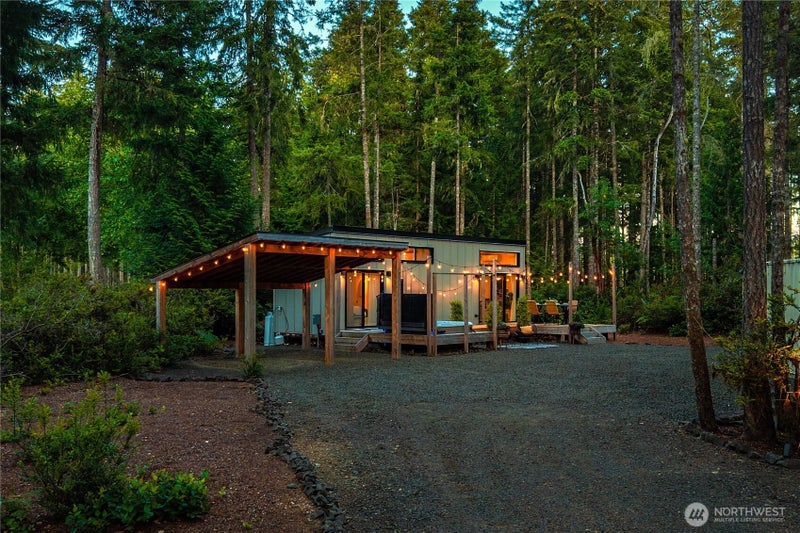 1431 E Phillips Lake Loop Road