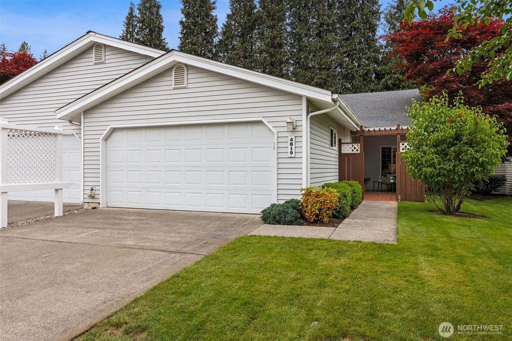 Photo of 4819 Stratford Lane SE, Olympia, WA 98501 (MLS # 2529599)