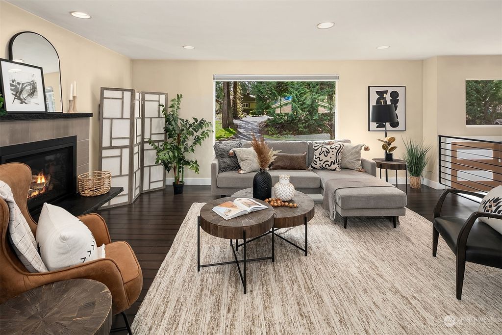 Photo of 23824 SE 30th Street, Sammamish, WA 98075 (MLS # 2214919)
