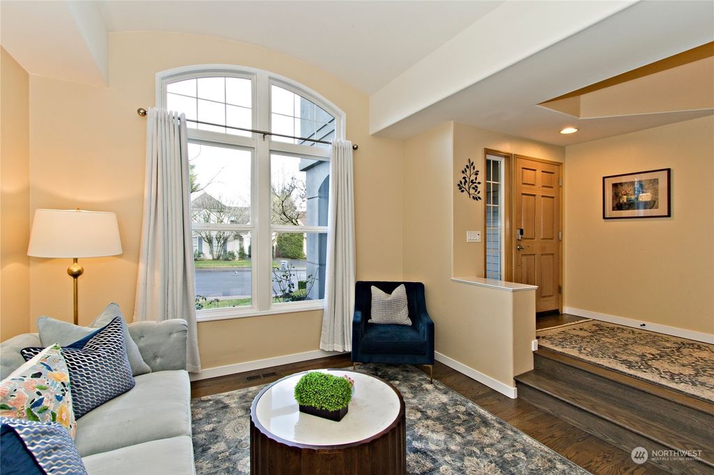 Photo of 25855 SE 42nd Way, Sammamish, WA 98029 (MLS # 2192292)