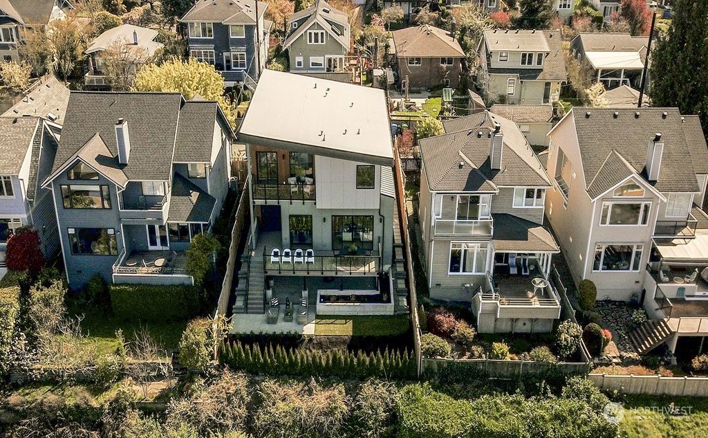 Photo of 5426 47th Avenue SW, Seattle, WA 98136 (MLS # 2218365)