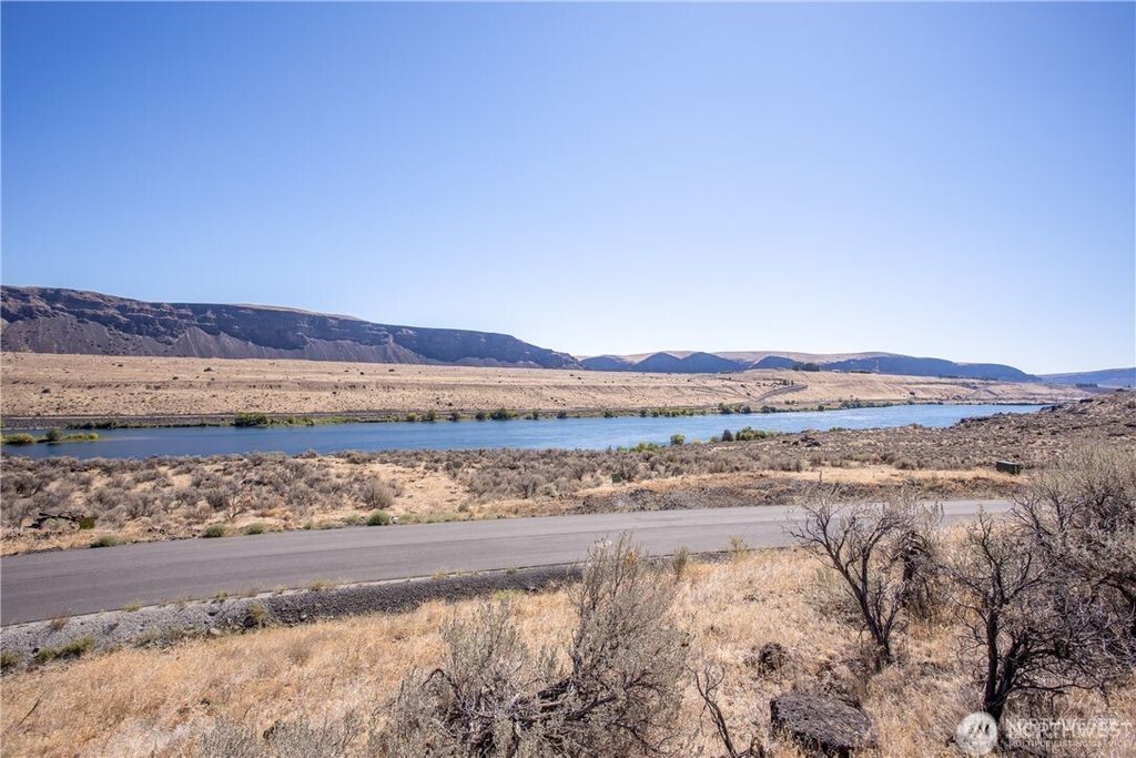 Photo of 600 Ravens Home Lane, Malaga, WA 98828 (MLS # 2501285)