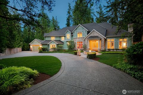 Photo of 13695 NE 32nd Place, Bellevue, WA 98005 (MLS # 2402620)