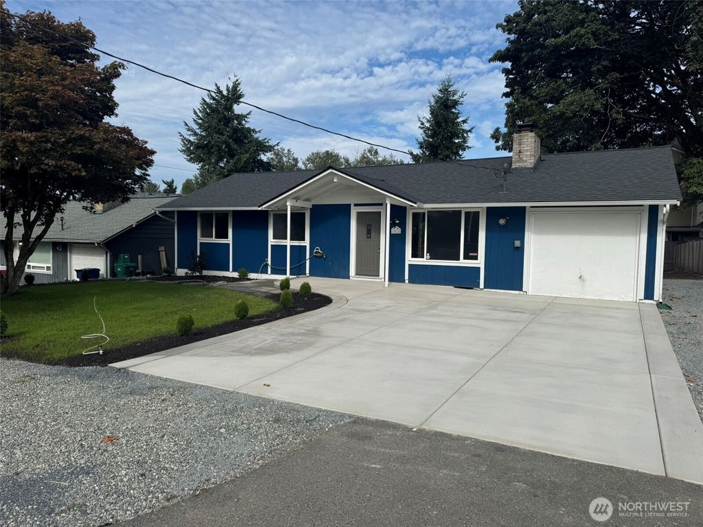 Photo of 14616 Ash Way, Lynnwood, WA 98087 (MLS # 2525185)