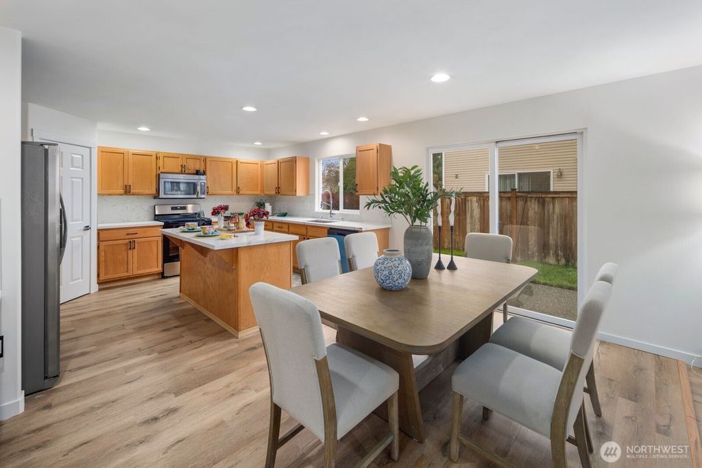 Photo of 1211 176th Place SW, Lynnwood, WA 98037 (MLS # 2460665)