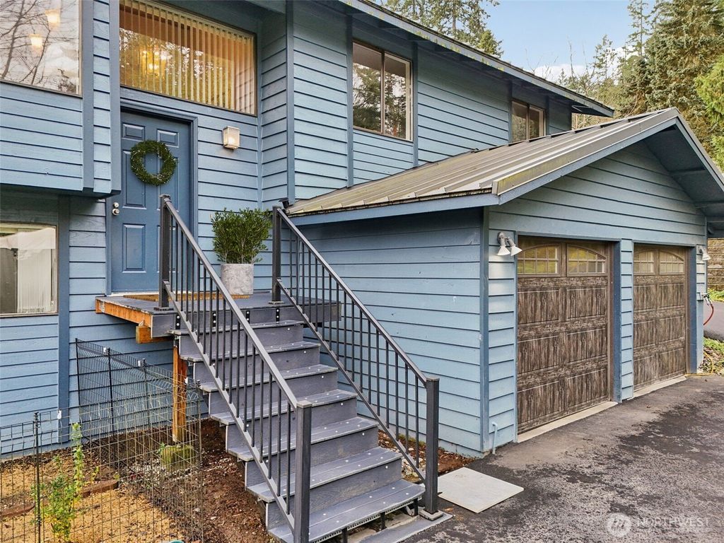 Photo of 16812 174th Avenue NE, Woodinville, WA 98072 (MLS # 2459010)