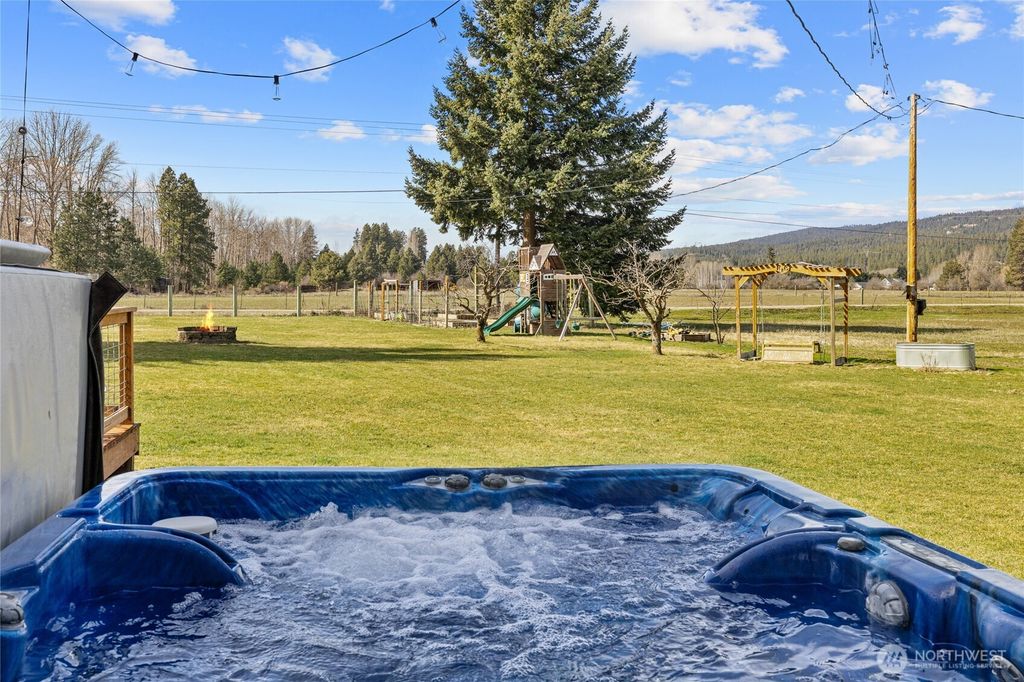 Photo of 2431 SR 970 Highway, Cle Elum, WA 98922 (MLS # 2483189)