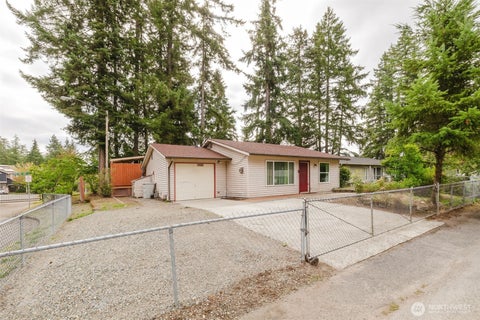 Photo of 19463 SE 267th Street, Covington, WA 98042 (MLS # 2586187)