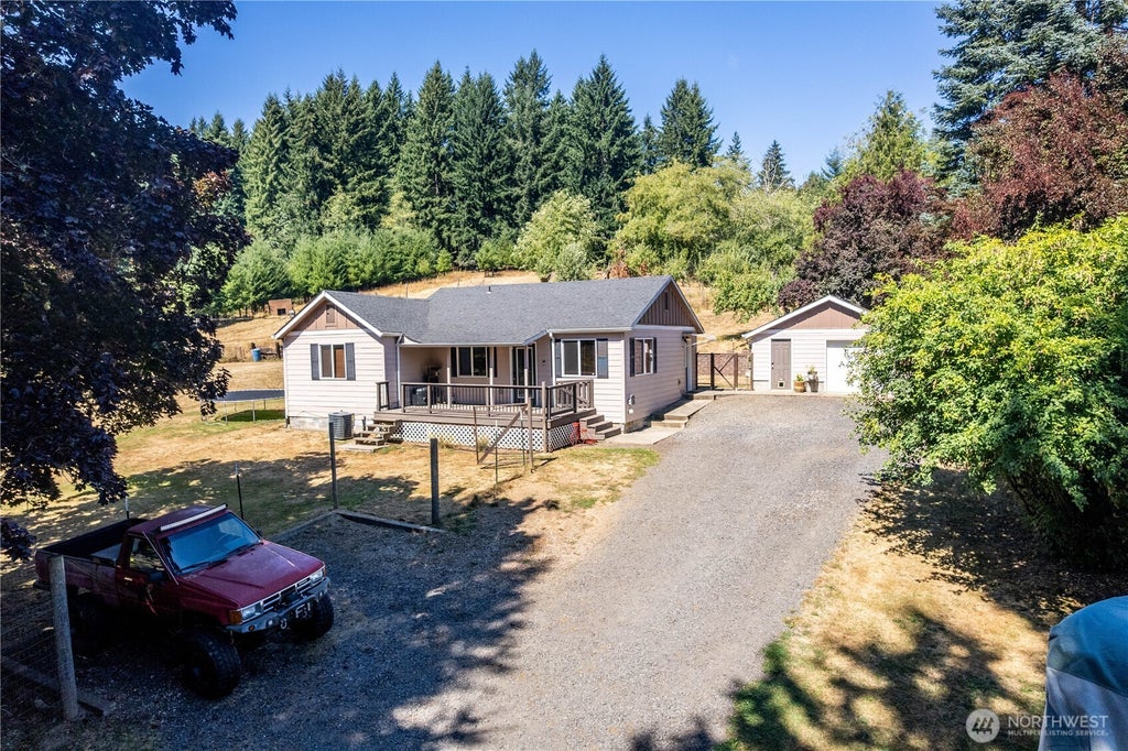 Photo of 2210 Coal Creek rd RD, Longview, WA 98632 (MLS # 2593641)