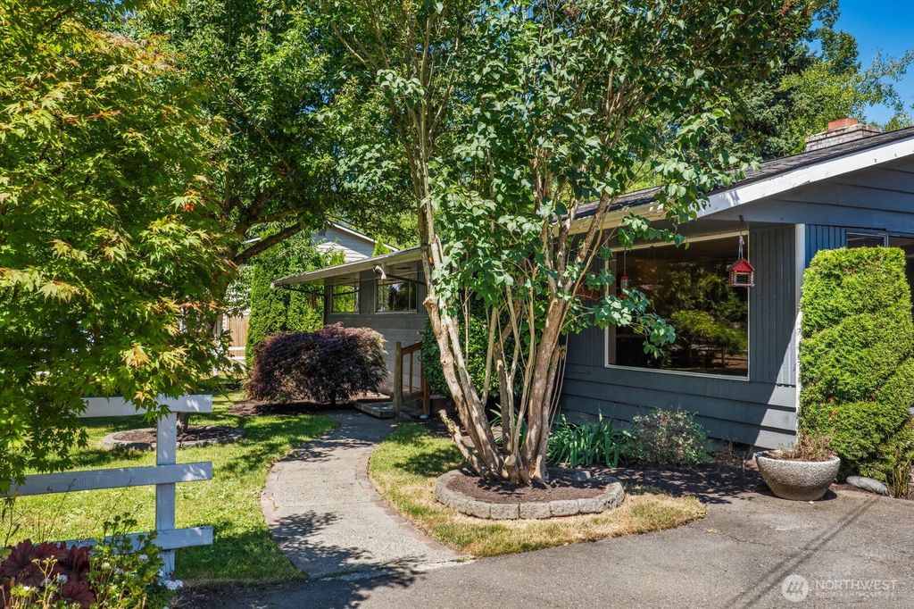 Photo of 4613 Sunnyside Boulevard, Marysville, WA 98270 (MLS # 2404125)