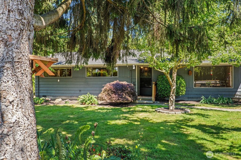 Photo of 4613 Sunnyside Boulevard, Marysville, WA 98270 (MLS # 2404125)