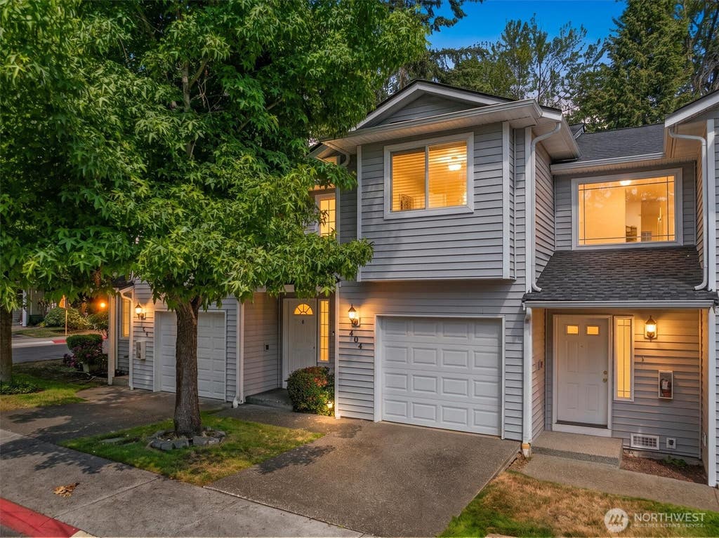 Photo of 2220 S 336th Street #404, Federal Way, WA 98003 (MLS # 2559441)