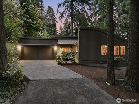 Photo of 4786 NE 178th Street, Lake Forest Park, WA 98155 (MLS # 2593951)