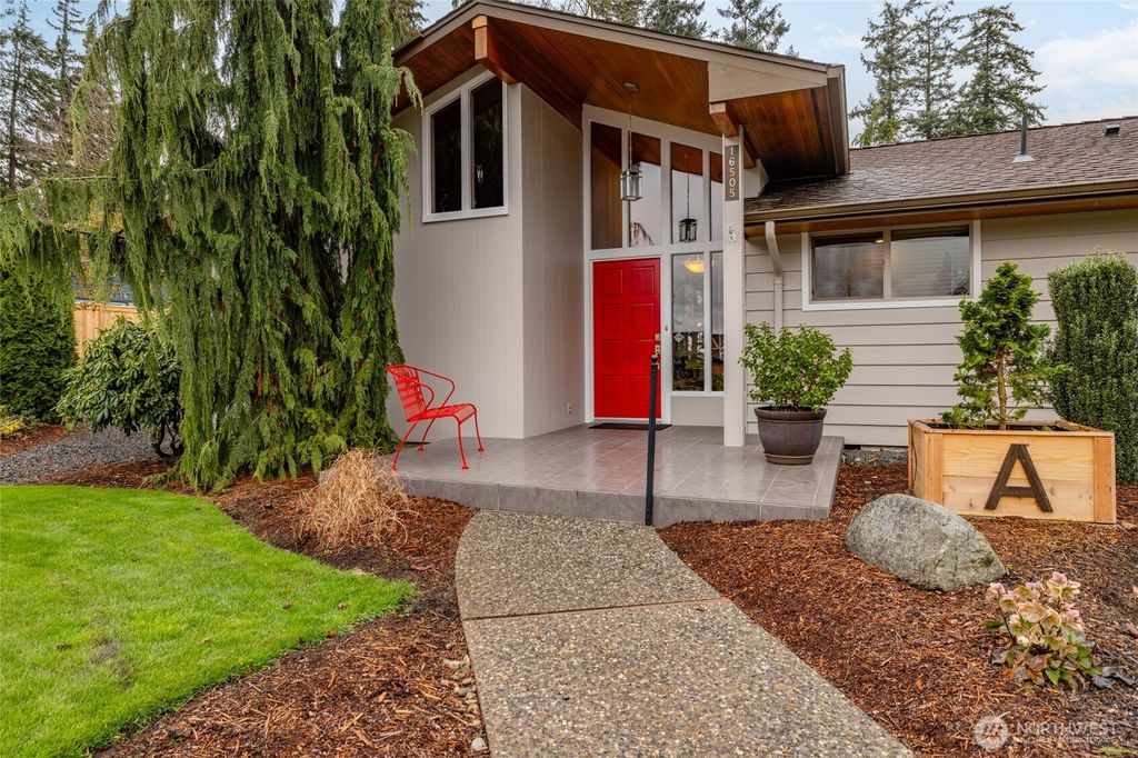 Photo of 16505 Country Club Drive, Burlington, WA 98233 (MLS # 2504955)