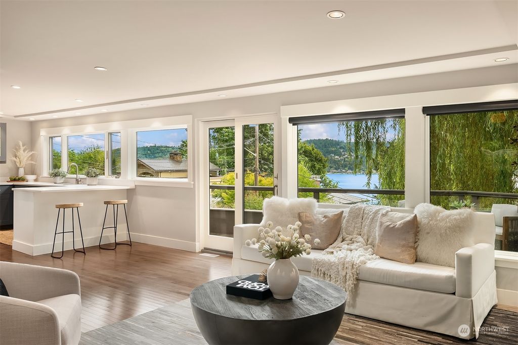Photo of 11915 Lakeside Place NE, Seattle, WA 98125 (MLS # 2147255)
