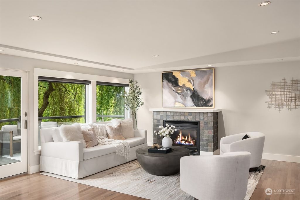 Photo of 11915 Lakeside Place NE, Seattle, WA 98125 (MLS # 2147255)