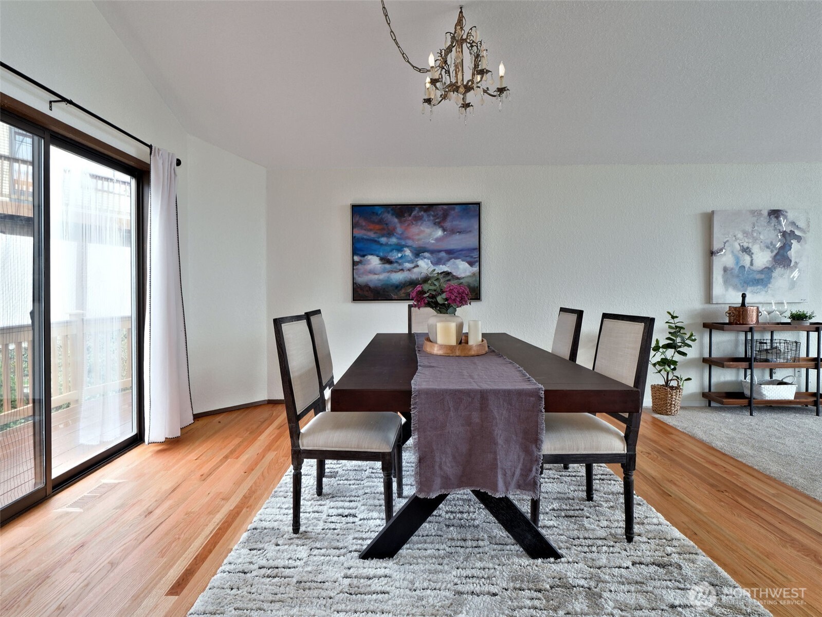 Renton, Washington 98057, United States, 4 Bedrooms Bedrooms, ,3 BathroomsBathrooms,Residential,Pending,99214