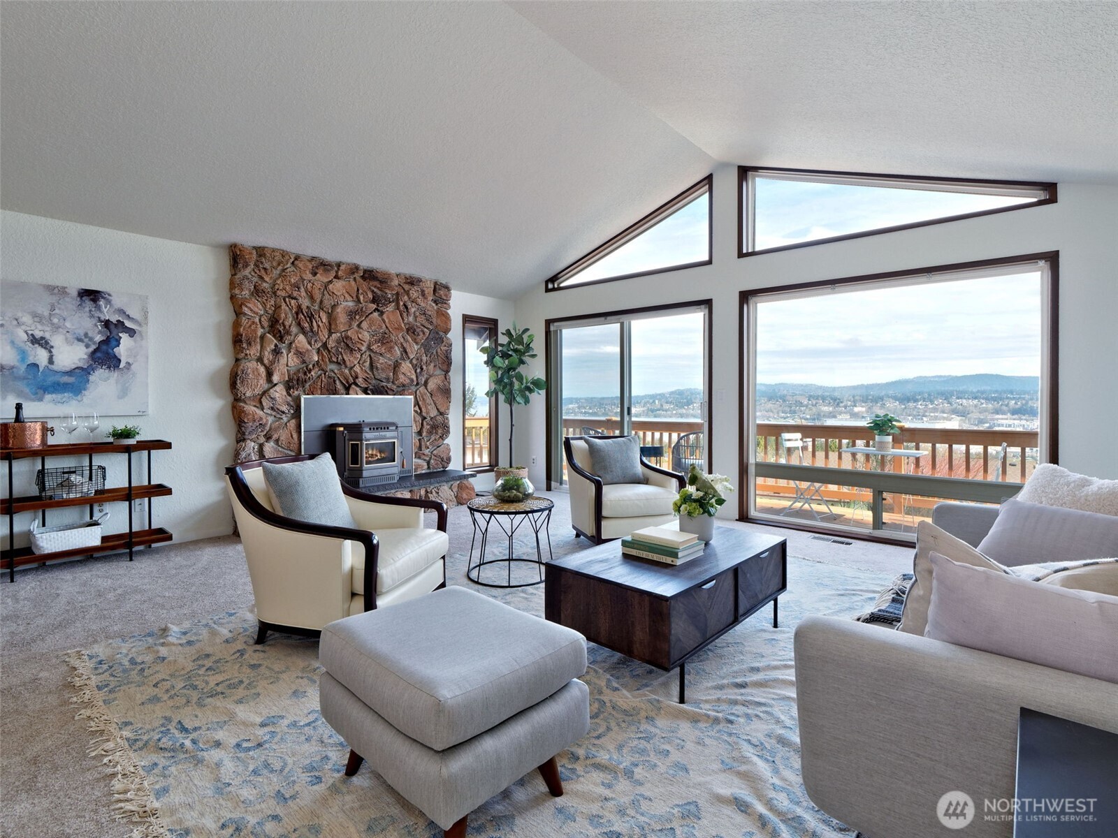 Renton, Washington 98057, United States, 4 Bedrooms Bedrooms, ,3 BathroomsBathrooms,Residential,Pending,99214