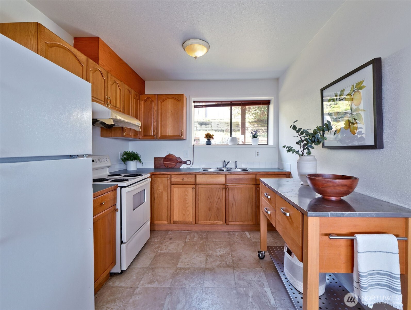 Renton, Washington 98057, United States, 4 Bedrooms Bedrooms, ,3 BathroomsBathrooms,Residential,Pending,99214