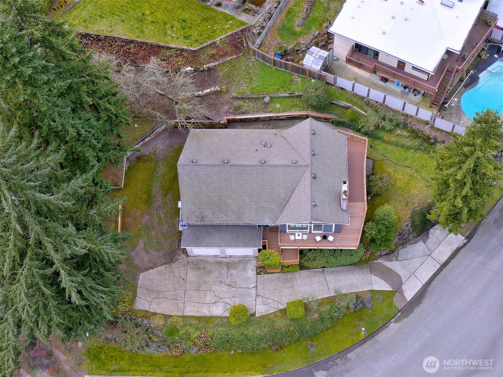 Renton, Washington 98057, United States, 4 Bedrooms Bedrooms, ,3 BathroomsBathrooms,Residential,Pending,99214