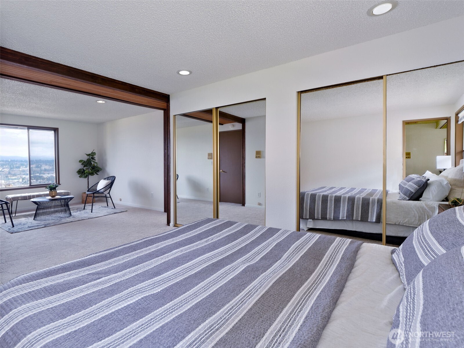 Renton, Washington 98057, United States, 4 Bedrooms Bedrooms, ,3 BathroomsBathrooms,Residential,Pending,99214