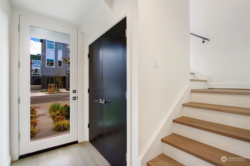 Photo of 12327 14th Avenue NE, Seattle, WA 98125 (MLS # 2259313)