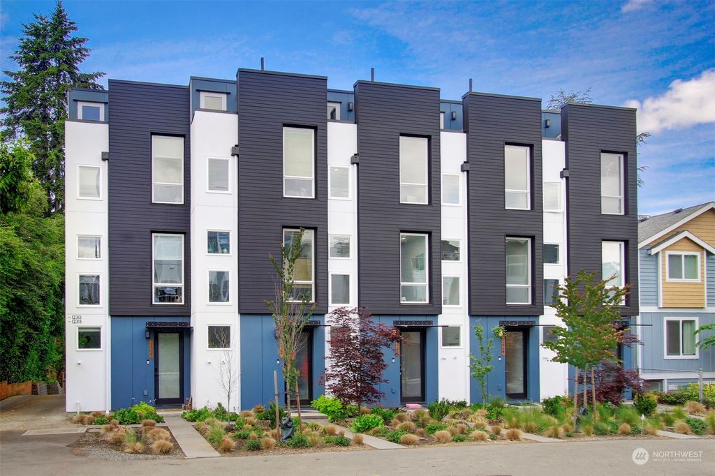 Photo of 12327 14th Avenue NE, Seattle, WA 98125 (MLS # 2259313)
