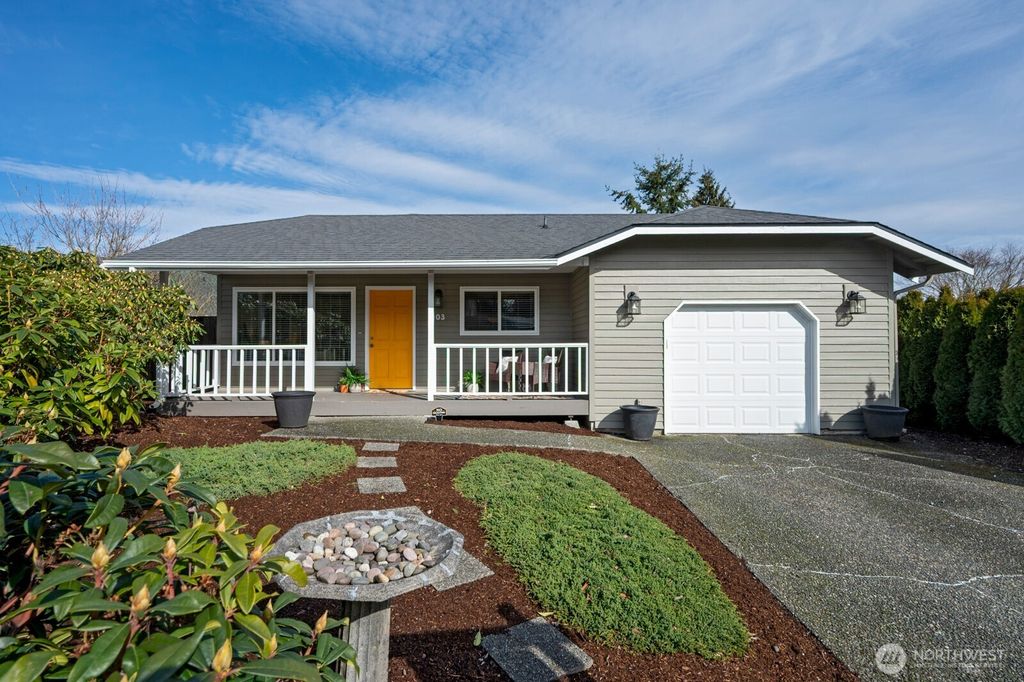Photo of 103 77th Place SW, Everett, WA 98203 (MLS # 2329186)