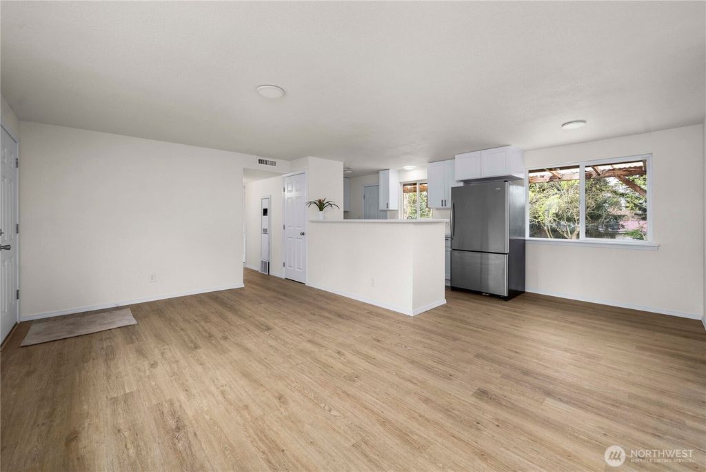 Photo of 2222 SW 332nd Street, Federal Way, WA 98023 (MLS # 2363999)