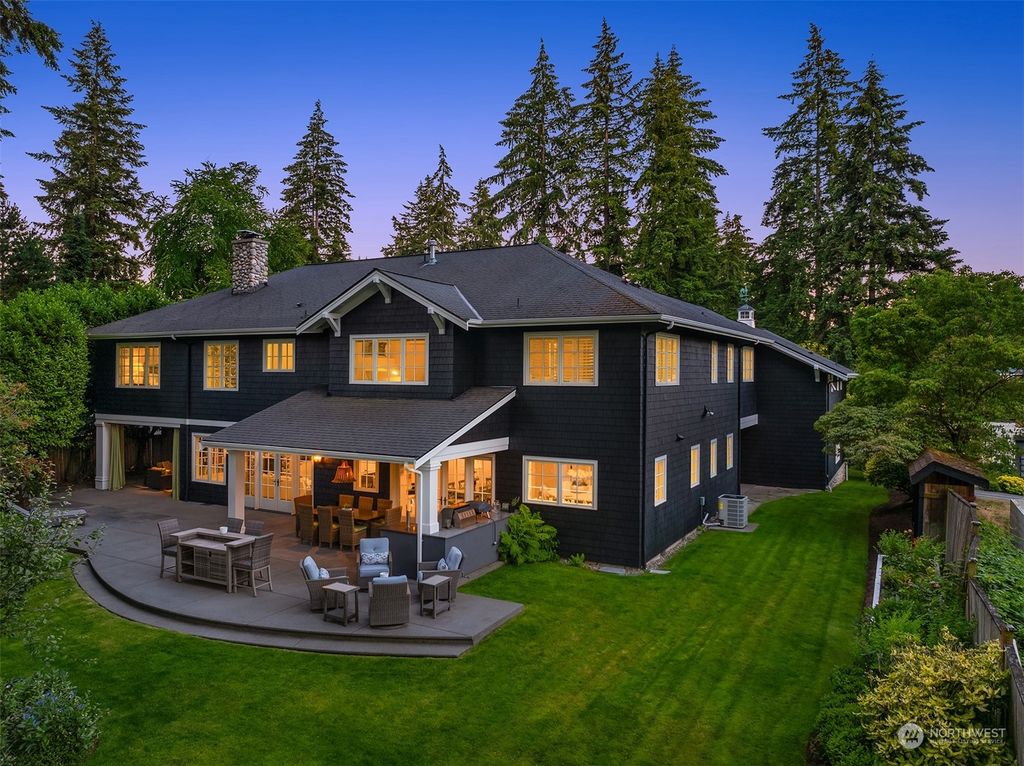 Photo of 10636 SE 22nd Street, Bellevue, WA 98004 (MLS # 2261299)