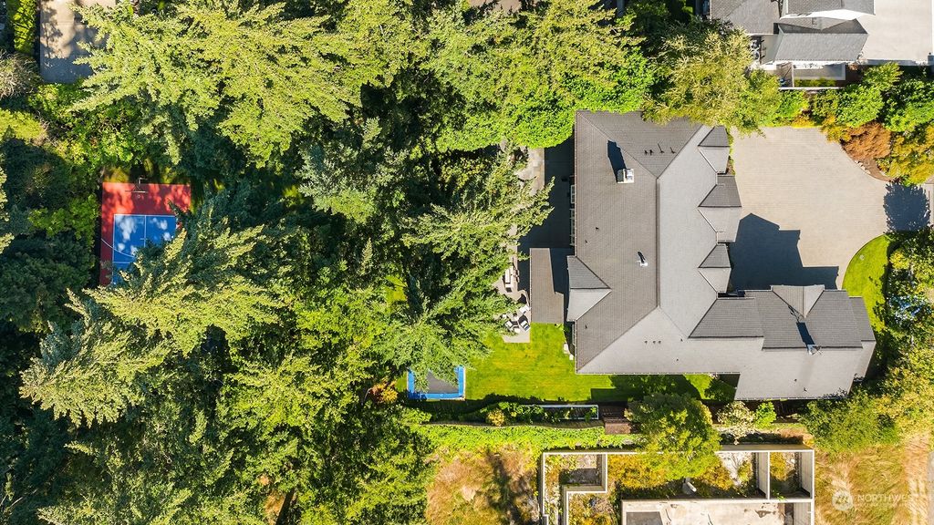 Photo of 10636 SE 22nd Street, Bellevue, WA 98004 (MLS # 2261299)