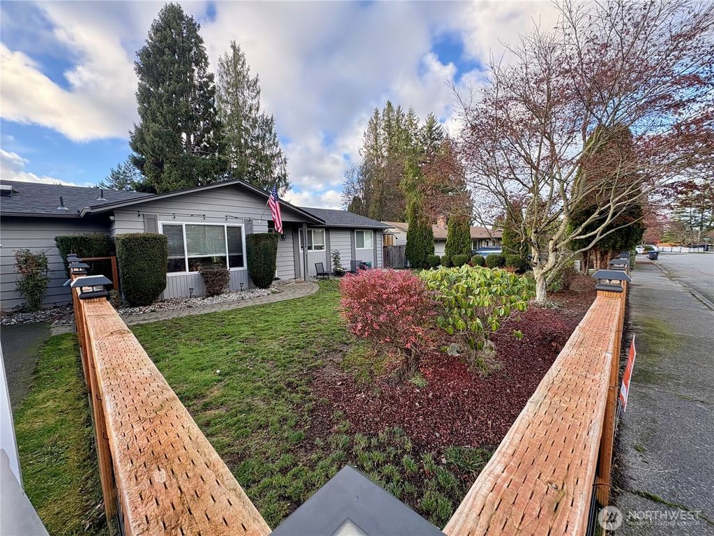 Photo of 6208 Sycamore Place, Everett, WA 98203 (MLS # 2460492)