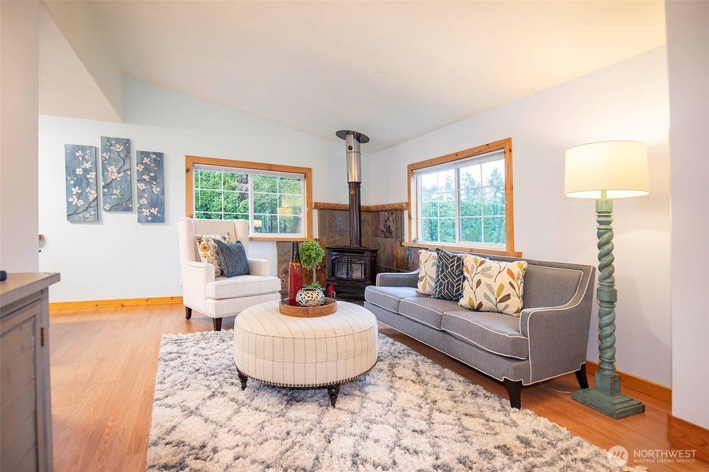 Photo of 33306 SE 44th Place, Fall City, WA 98024 (MLS # 2497278)