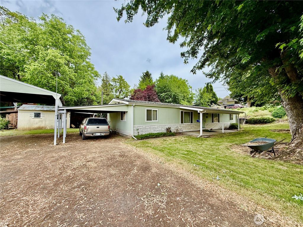 Photo of 321 Bruce Street, Waitsburg, WA 99361 (MLS # 2531915)