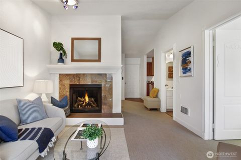9512 1st Avenue NE 402 Seattle WA 98115