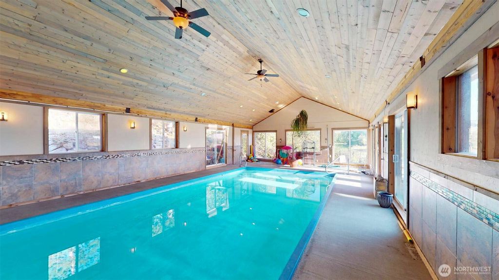 Photo of 725 Okoma Drive, Omak, WA 98841 (MLS # 2505226)