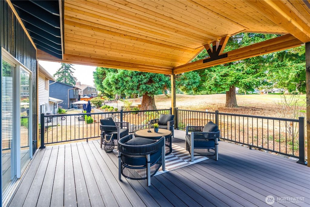 Photo of 31611 37th Avenue SW, Federal Way, WA 98023 (MLS # 2438128)