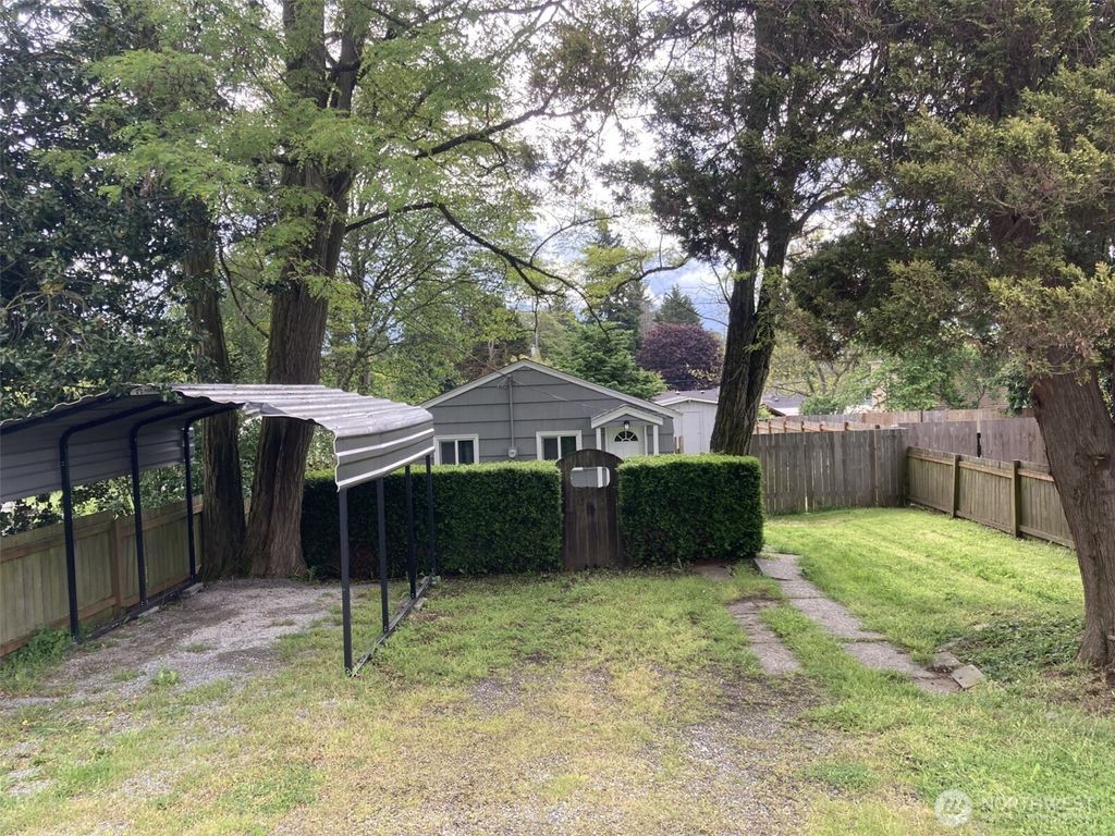Photo of 16030 15th Avenue SW, Burien, WA 98166 (MLS # 2424044)