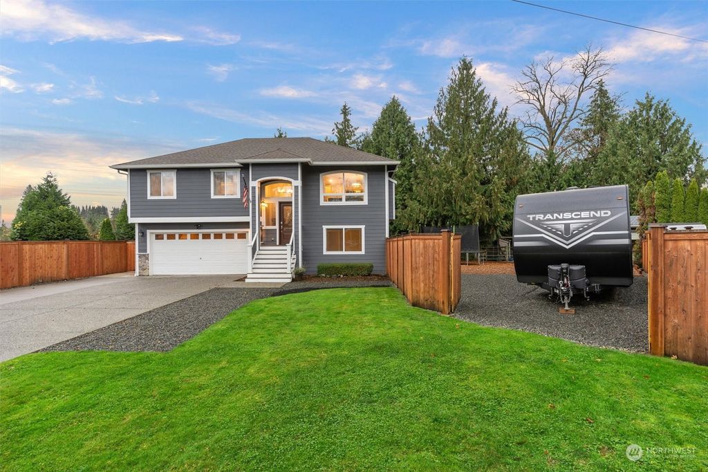 Photo of 1016 Grant Pl Pl, Snohomish, WA 98290 (MLS # 2310953)