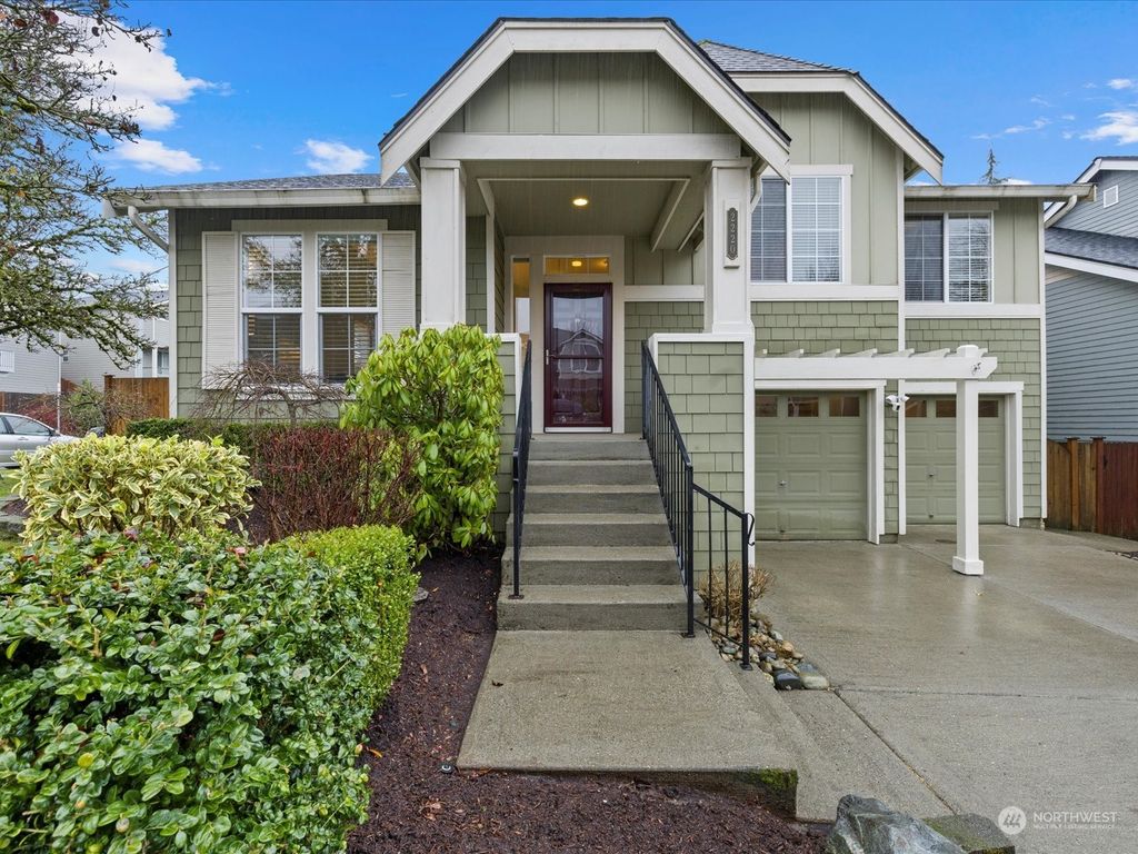 Photo of 2220 146th Place SW, Lynnwood, WA 98087 (MLS # 2184118)