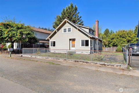Photo of 1018 W Cota Street, Shelton, WA 98584 (MLS # 2452156)