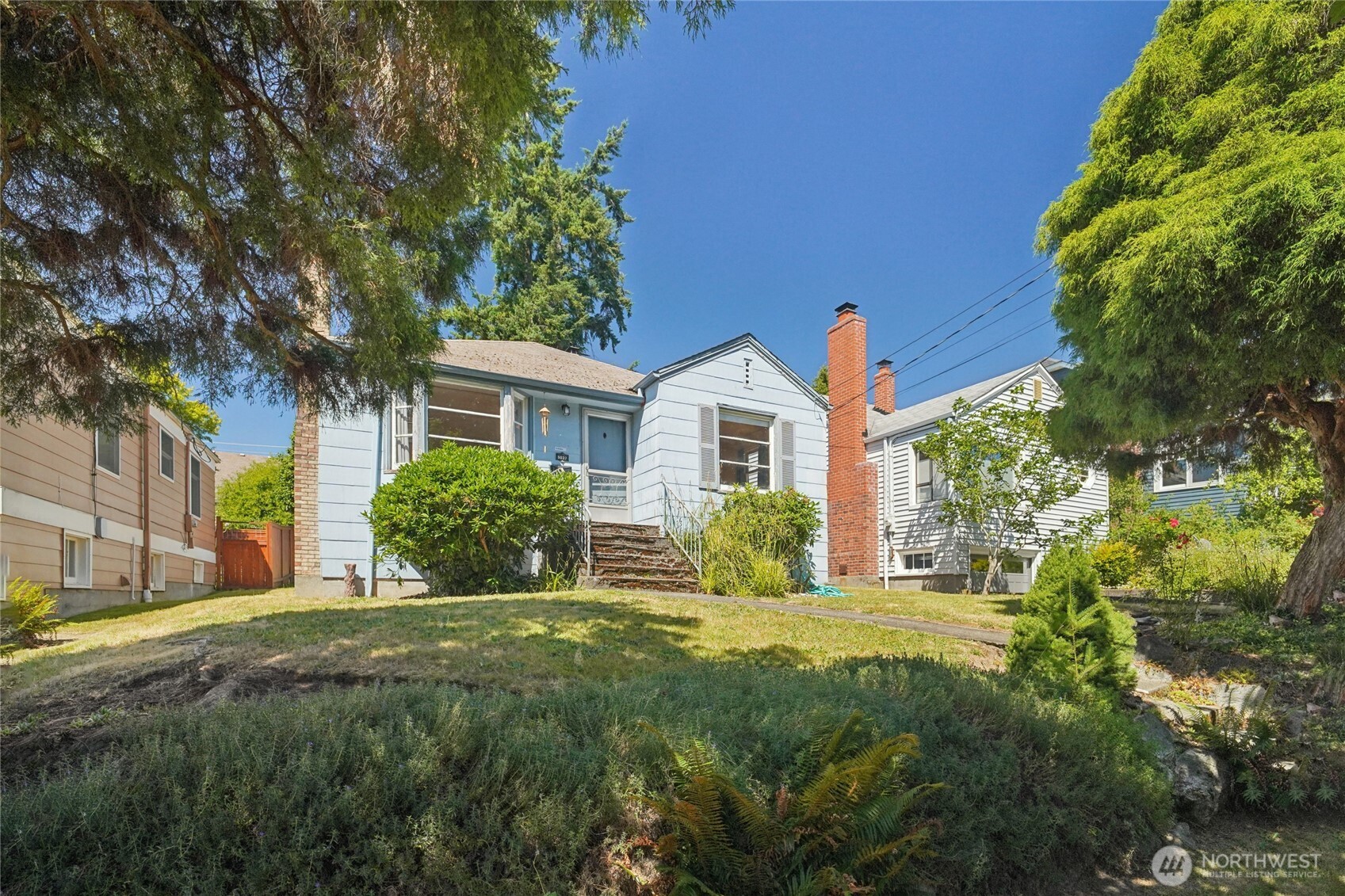 5037 36th Avenue NE