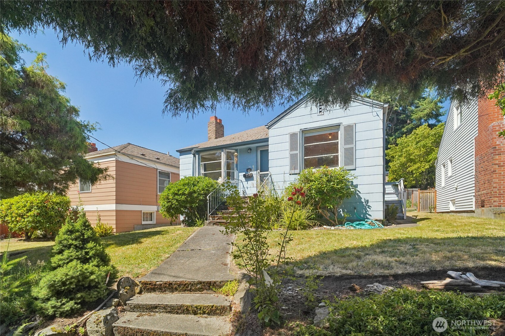 5037 36th Avenue NE
