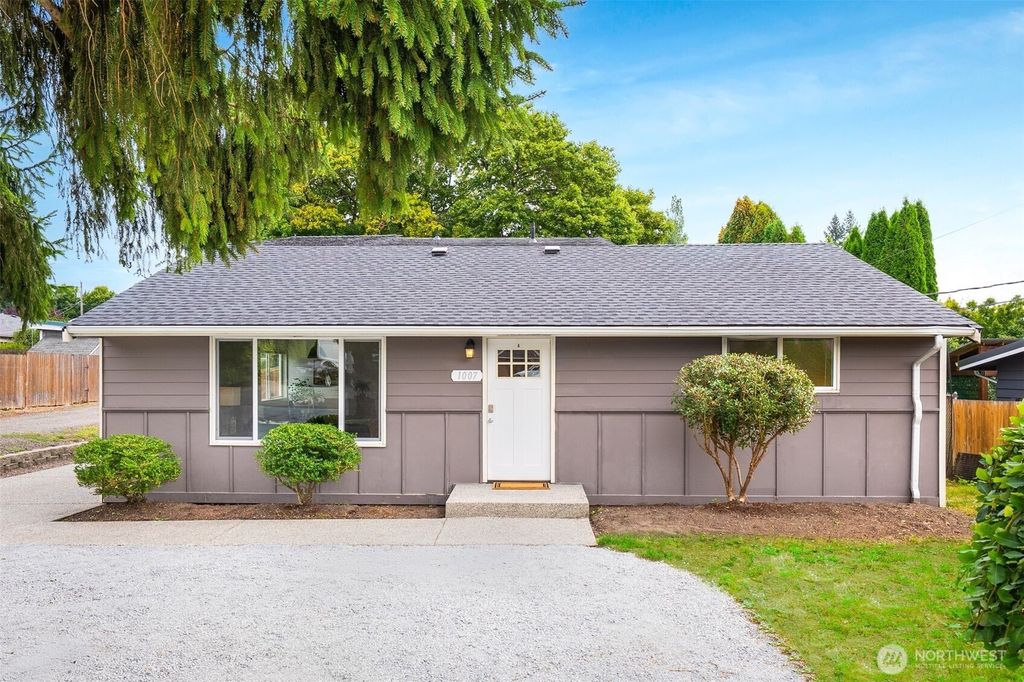 Photo of 1007 Alice Avenue, Snohomish, WA 98290 (MLS # 2425877)
