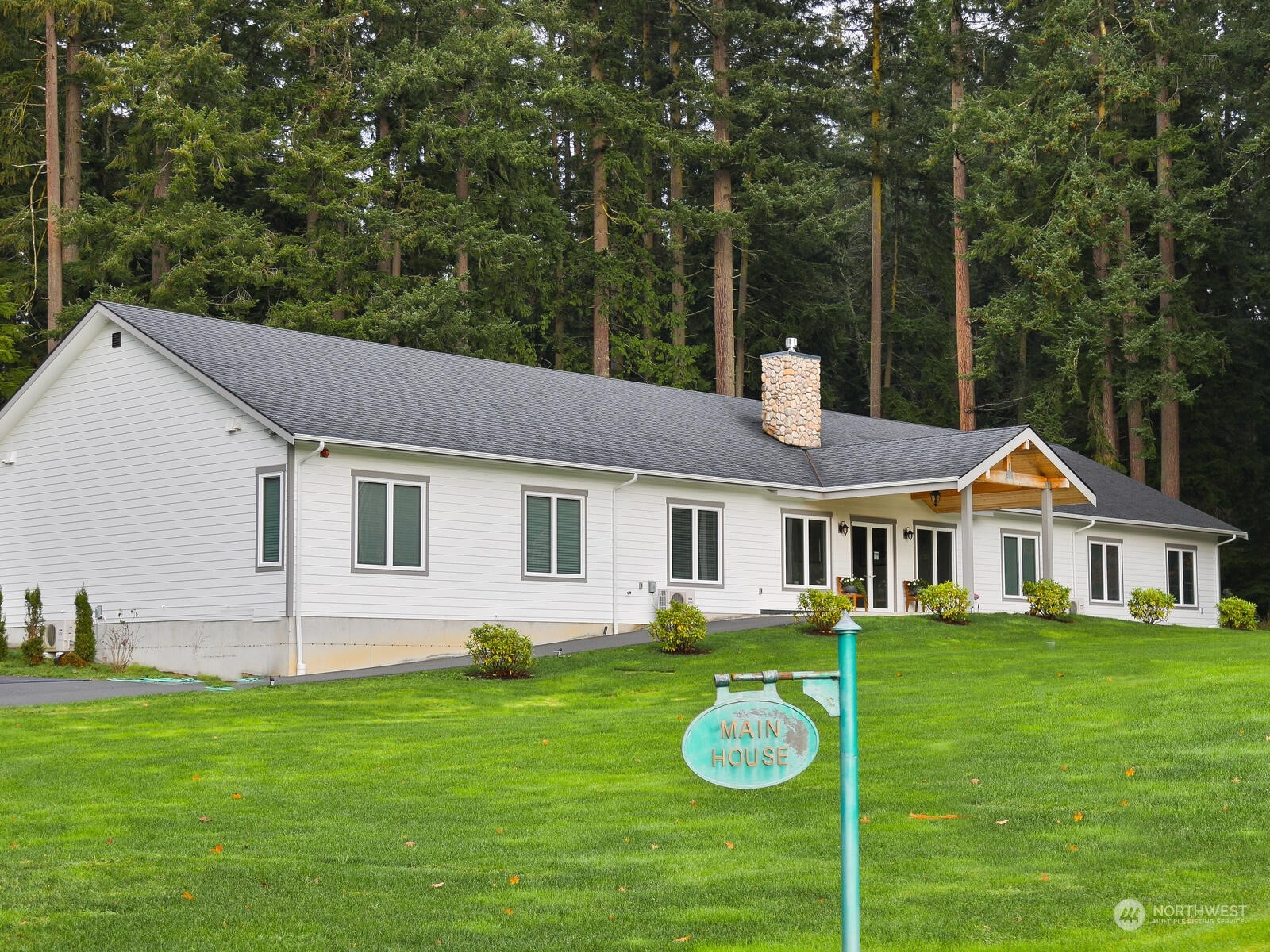1865 Crestwood Cove Court